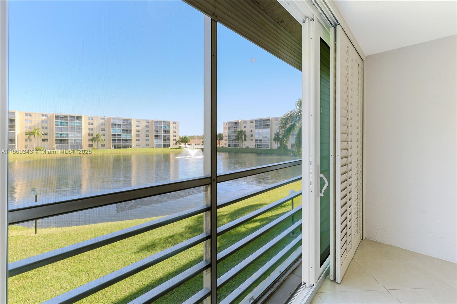 MEADOWBROOK LAKES VIEW BL - Residential