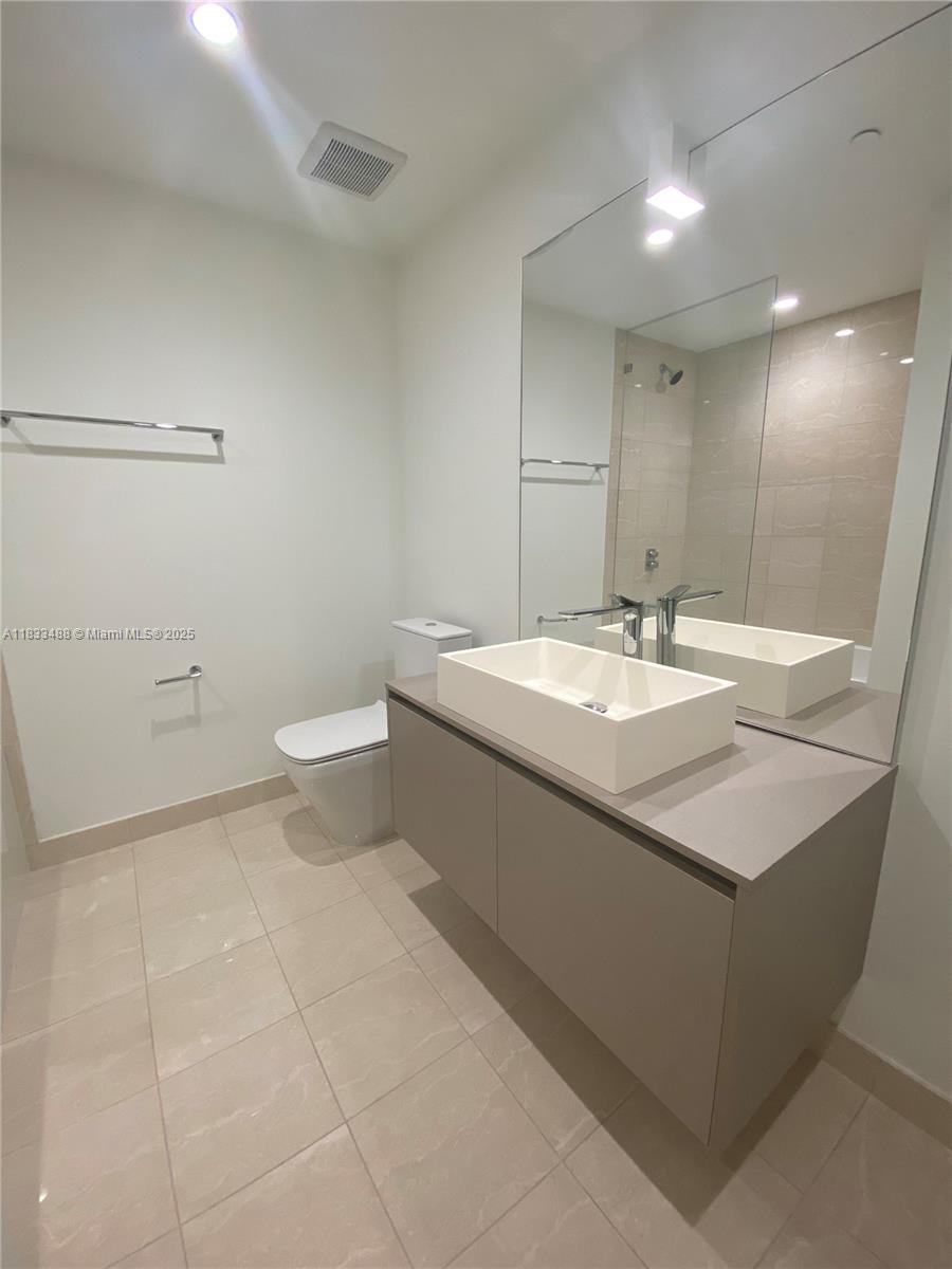 BRICKELL FLATIRON CONDO - Residential Lease