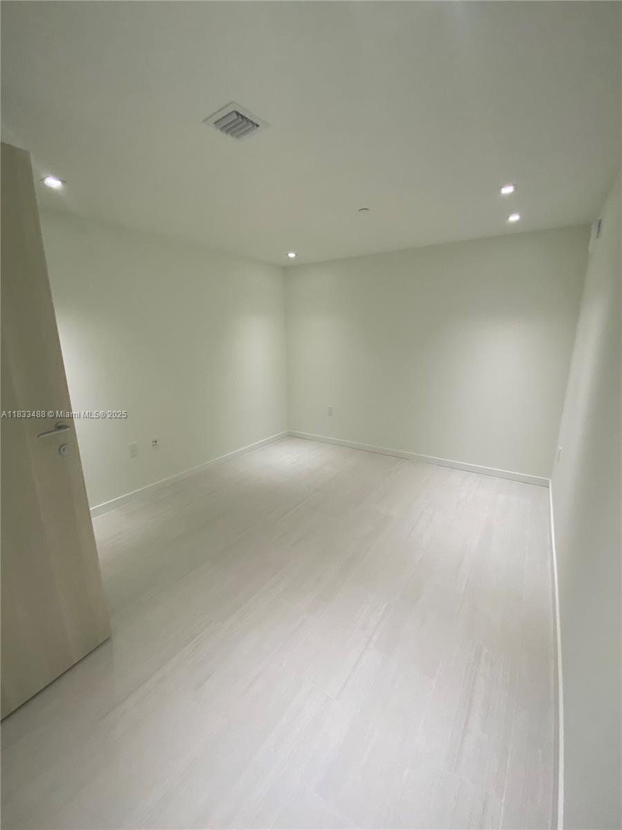 BRICKELL FLATIRON CONDO - Residential Lease