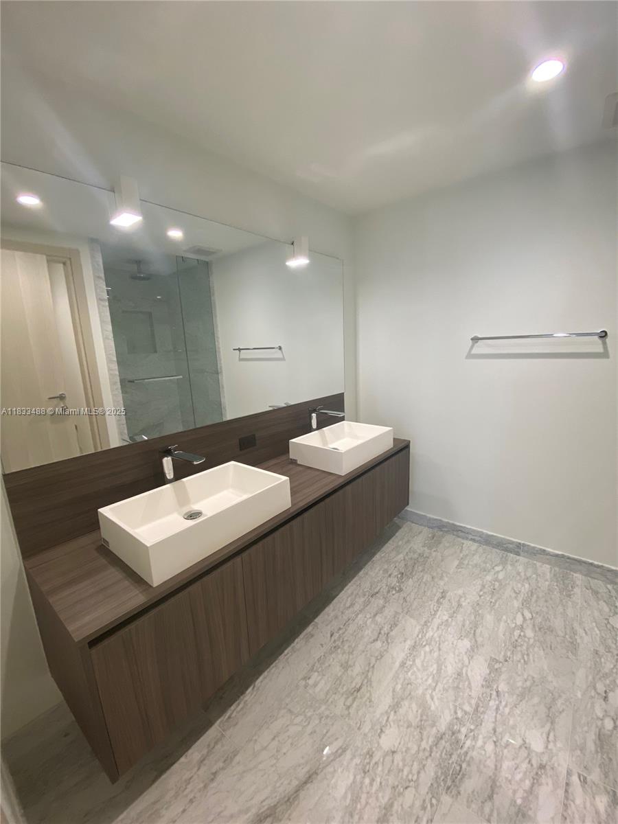 BRICKELL FLATIRON CONDO - Residential Lease