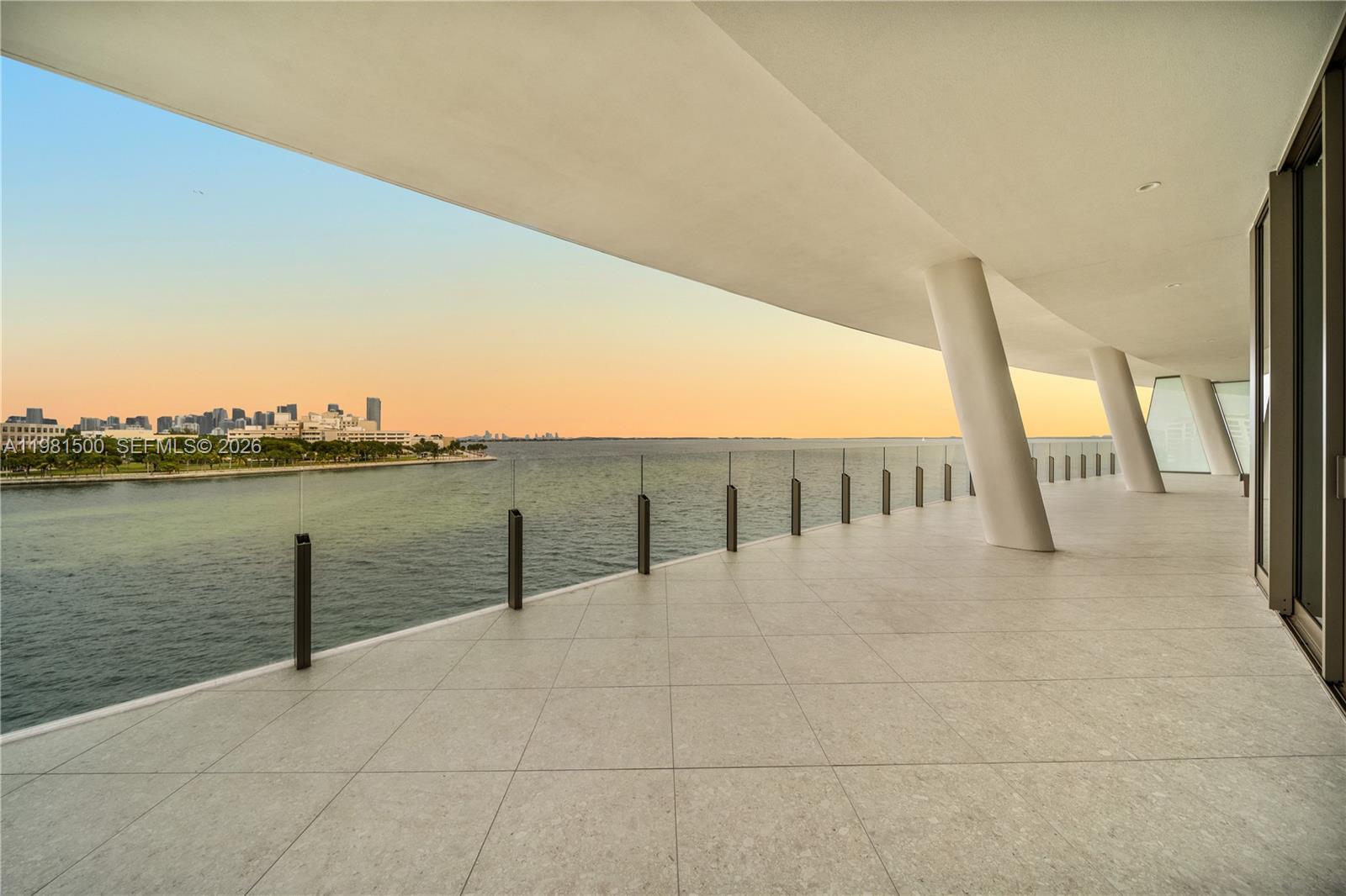 5 GROVE ISLE DR L402