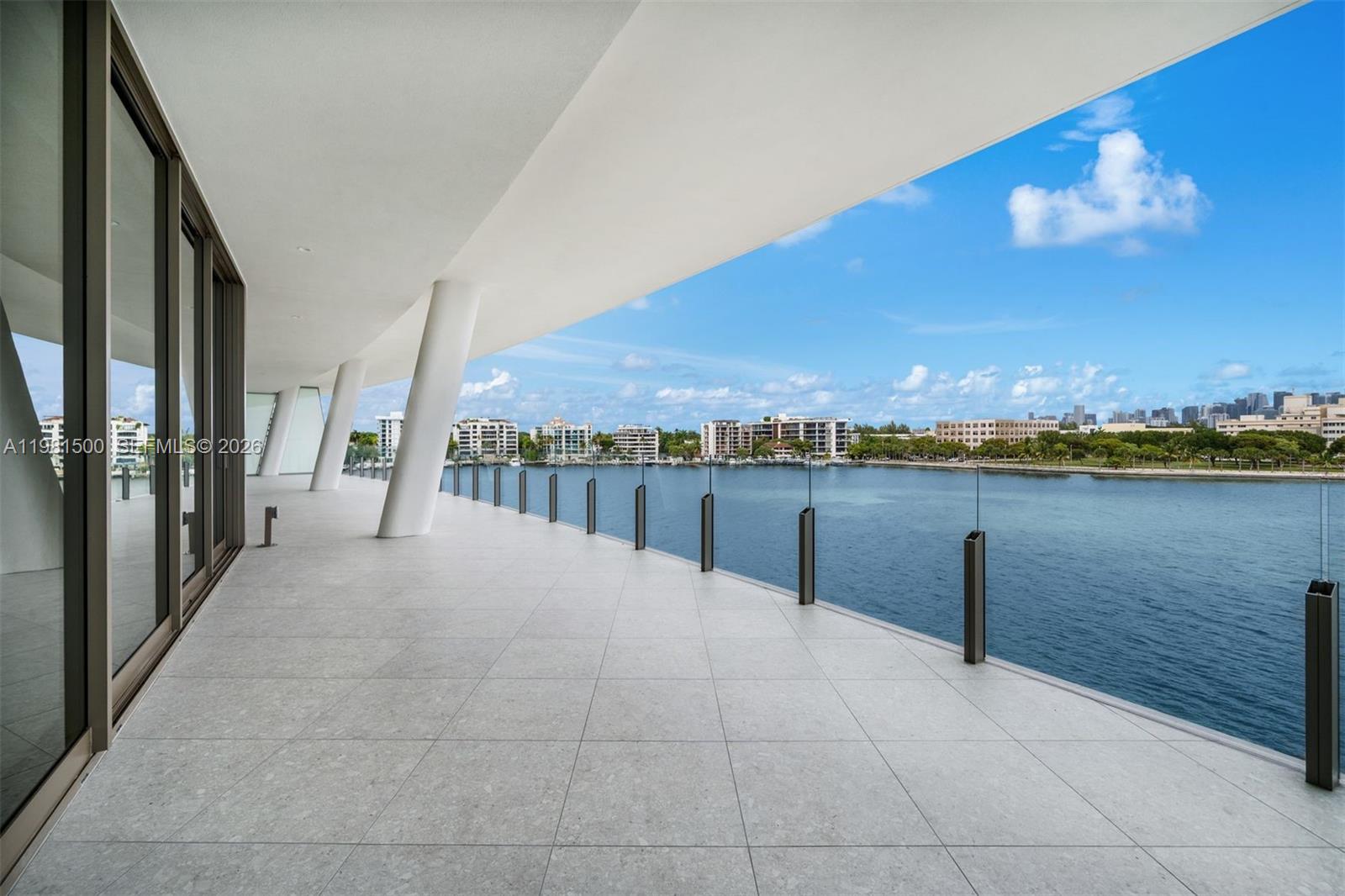 5 GROVE ISLE DR L402