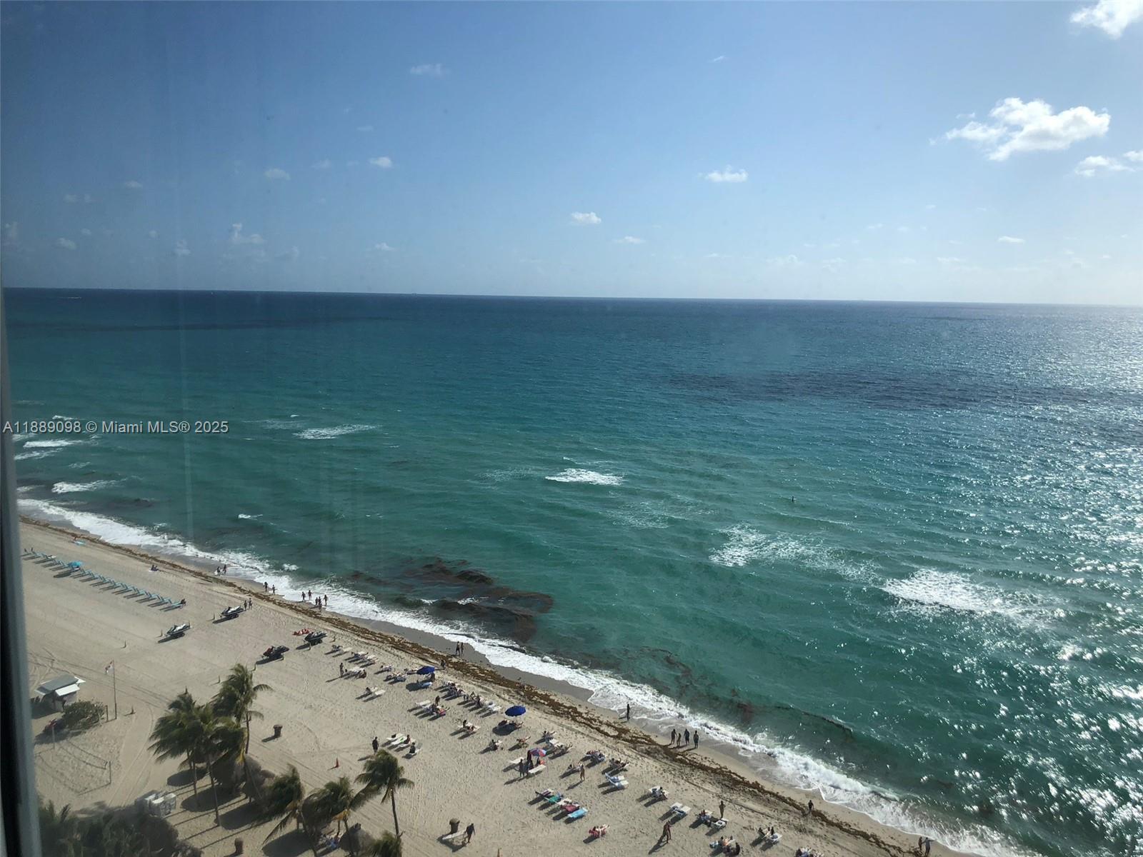 LA PERLA CONDO - Residential Lease