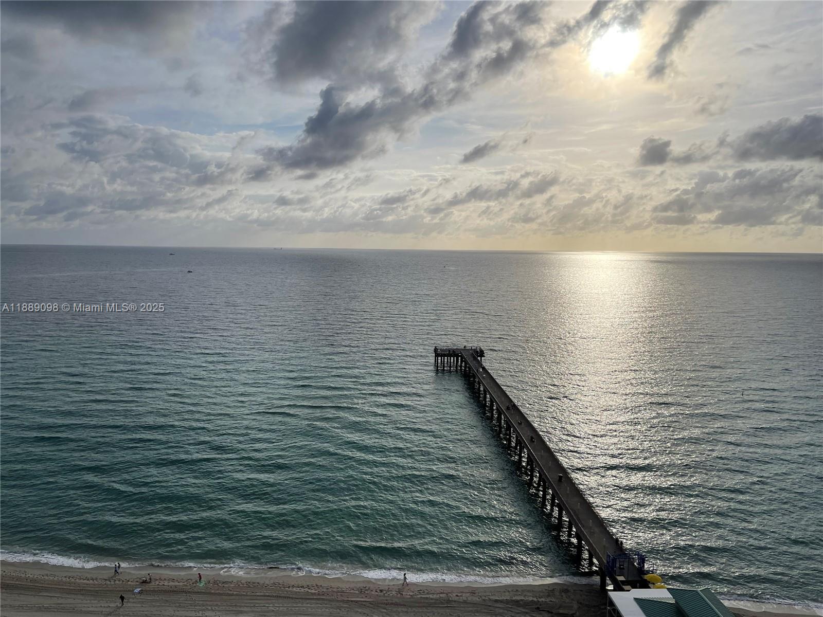 LA PERLA CONDO - Residential Lease