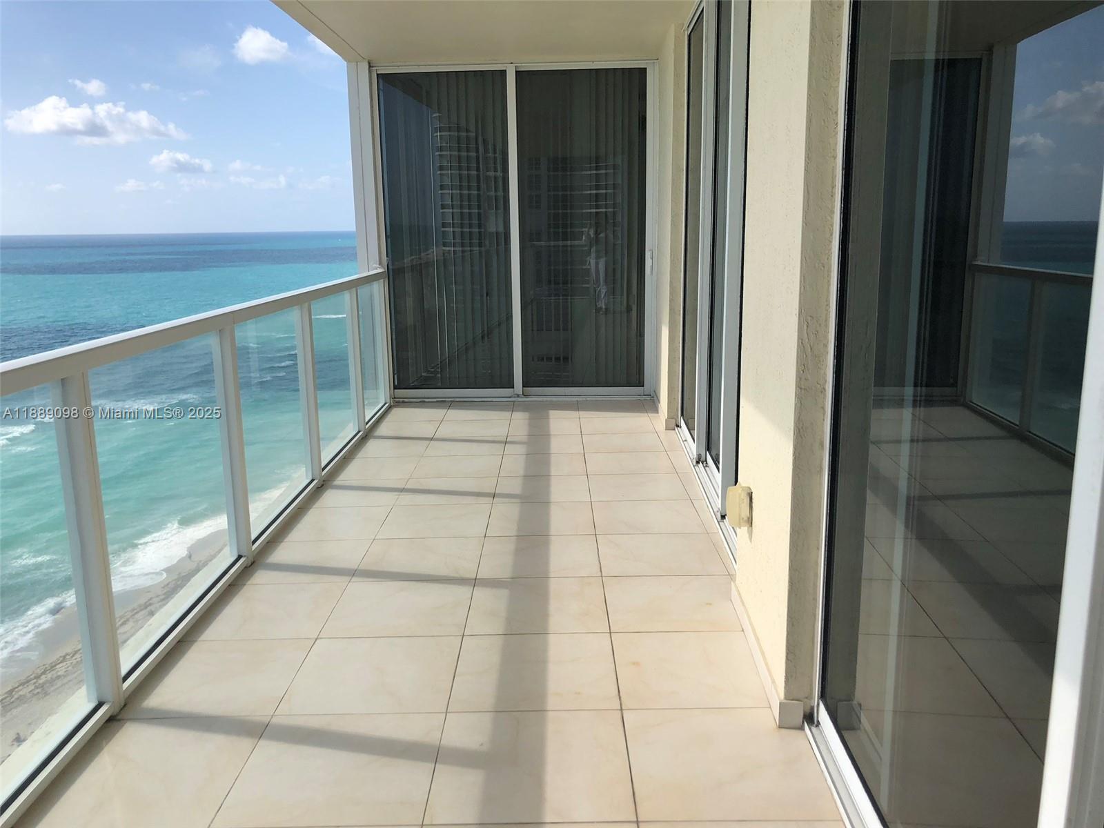 LA PERLA CONDO - Residential Lease
