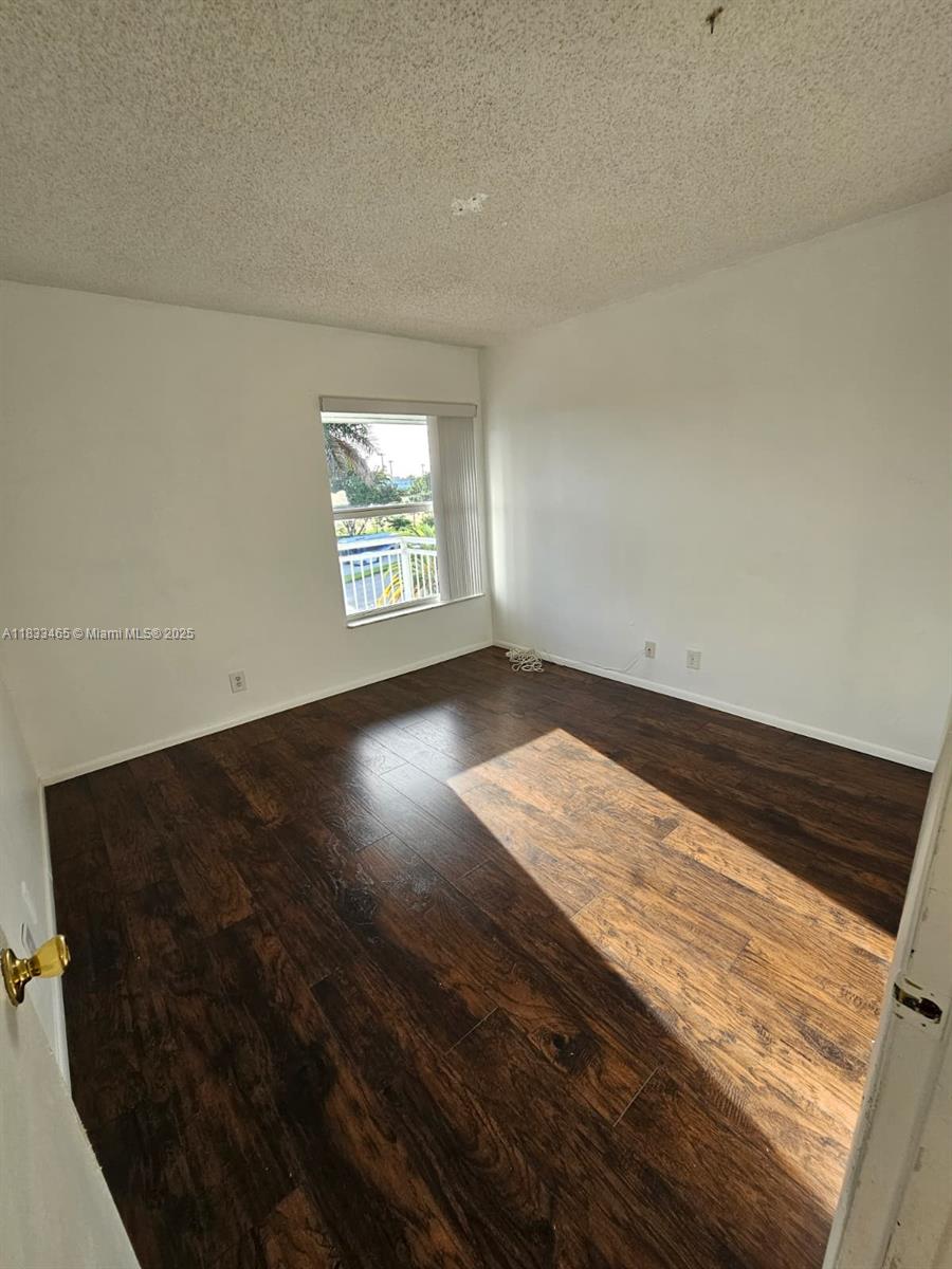 NEWPORT CONDO - Residential