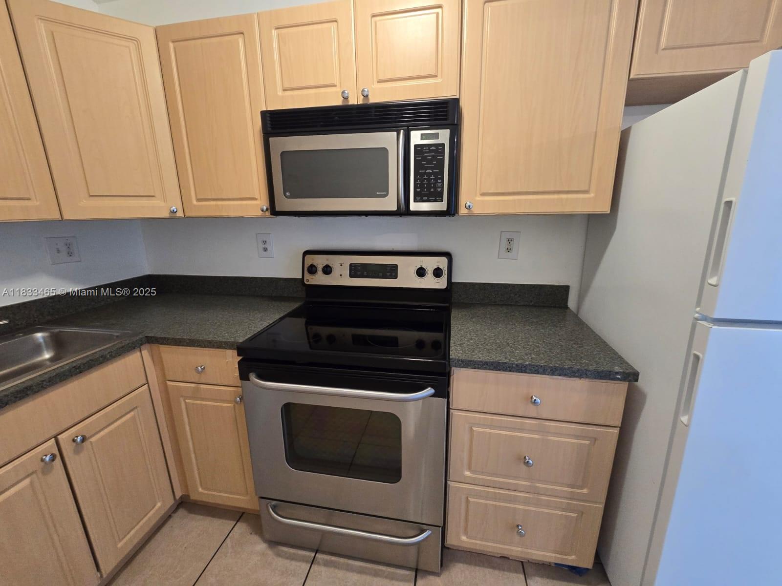 NEWPORT CONDO - Residential