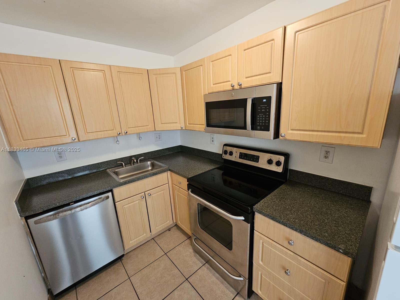 NEWPORT CONDO - Residential