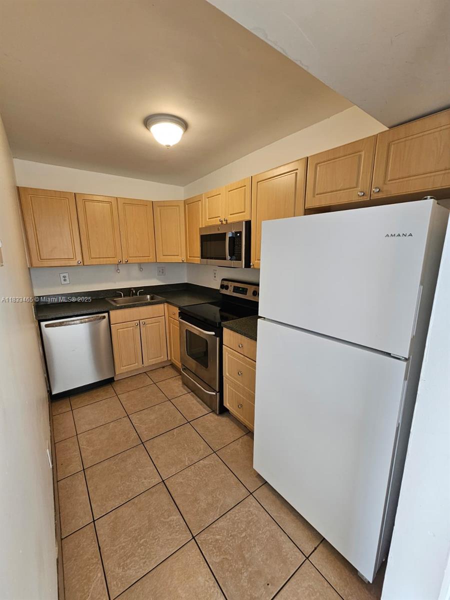 NEWPORT CONDO - Residential