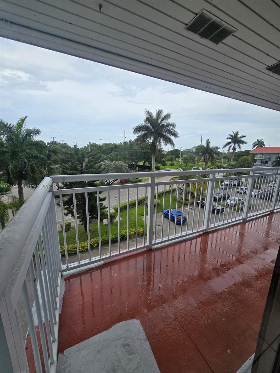 NEWPORT CONDO - Residential