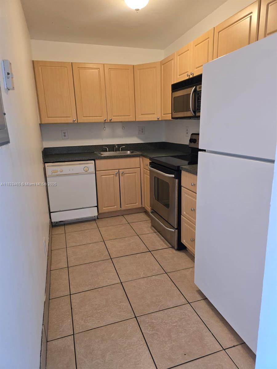 NEWPORT CONDO - Residential