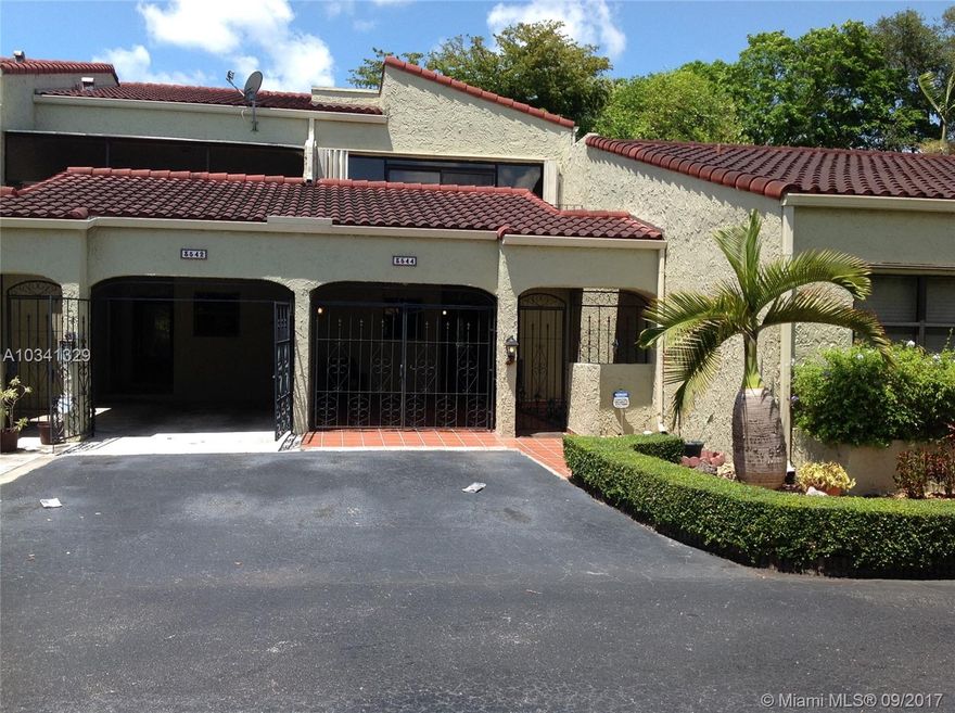 BEAUTIFUL AND SPACIOUS 2/2.5 TOWNHOME. NEW STAINLESS STEEL APPLIANCES, REMODELED BATHROOMS, TILES IN SOCIAL AREAS, LAMINATED WOOD ON STAIRS AND SECOND FLOOR, MASTER BEDROOM WITH SITTING ROOM/DEN OR OFFICE, PLENTY PLENTY OF CLOSET SPACE, LOVELY BACK PATIO FACING THE GOLF COURSE, READY TO MOVE IN. NO HOA SECURITY DEPOSIT REQUIRED IN ESTEPONA