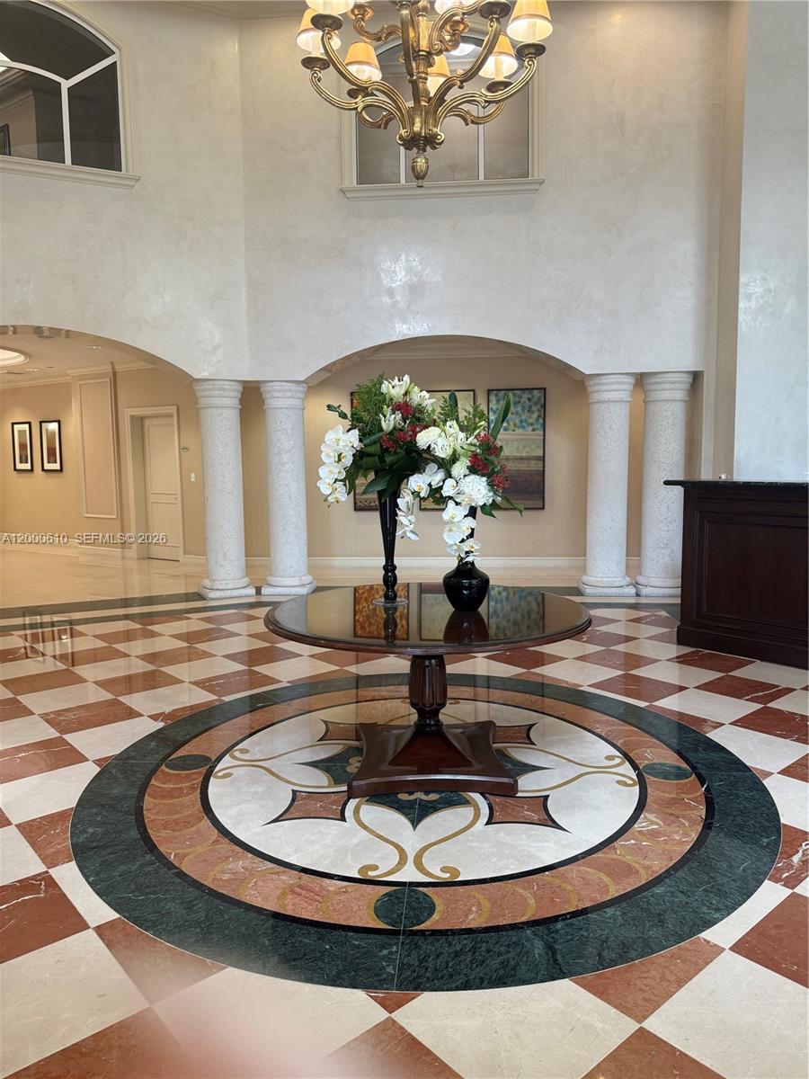 20000 E Country Club Dr PH09