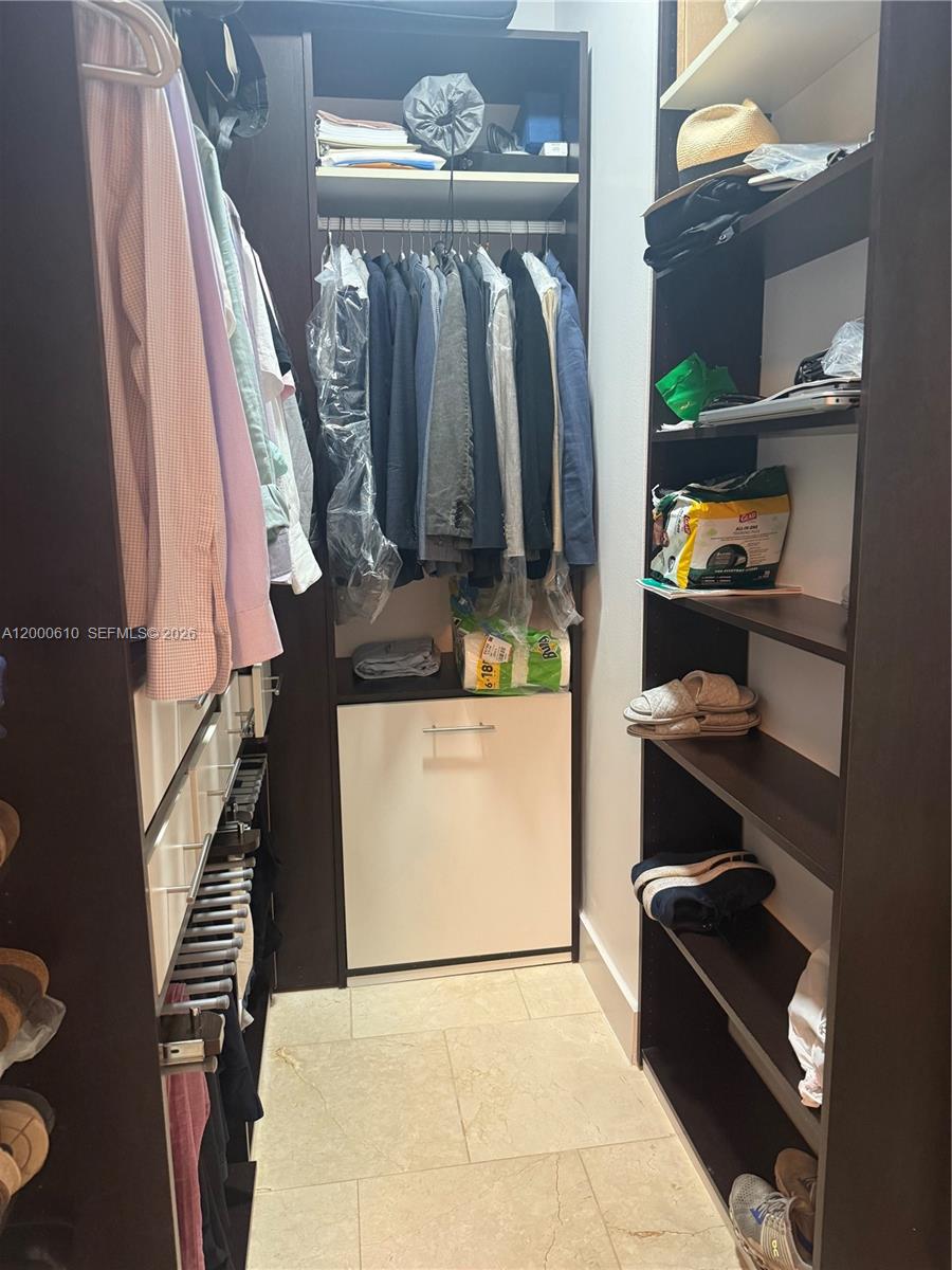 TURNBERRY VLG NO TOWER CO - Residential