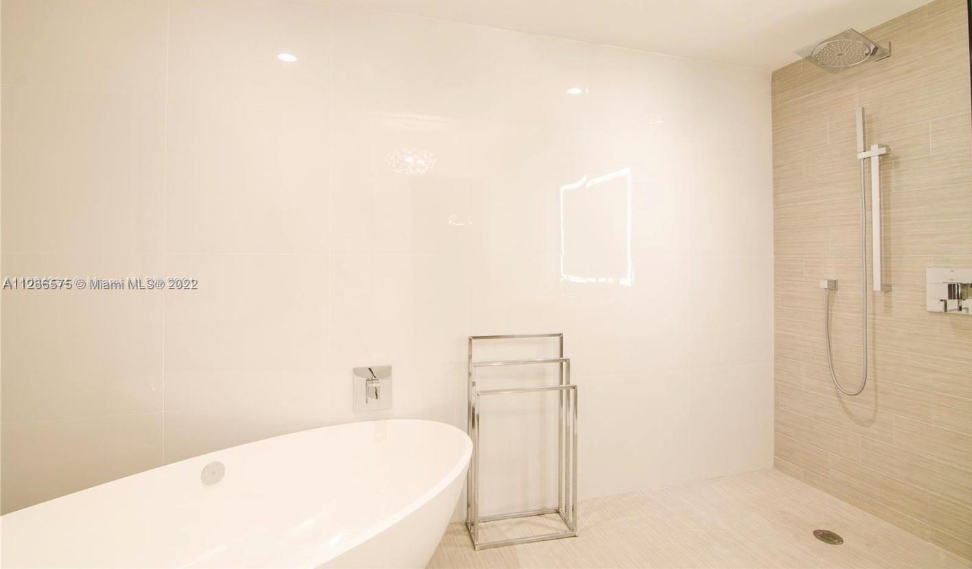 PARQUE TOWERS CONDO - Residential Lease