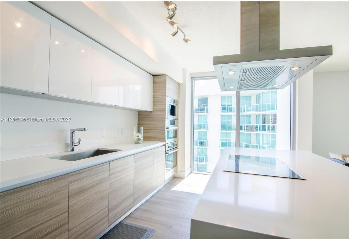 PARQUE TOWERS CONDO - Residential Lease