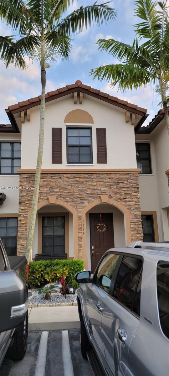 Lovely Townhouse in Martinique At Oasis, remodeled . Built in 2016 , New Kitchen remodeled . Enjoy outdoor living on the private terrace. New washer and dryer. Two Parking space + visitor parking. Amenities include :Clubhouse w/party Room, Pool, Fitness Center and Childrens Playroom. Close to mayor Expressway and easy access to the Florida Keys.