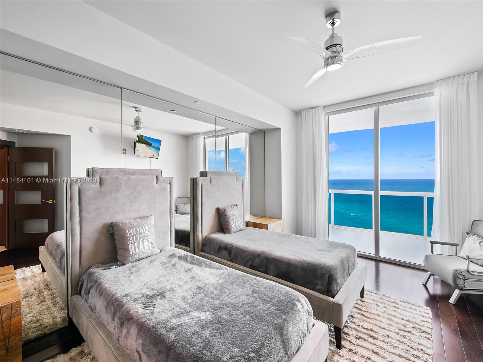 2711 HOLLYWOOD BEACH COND - Residential