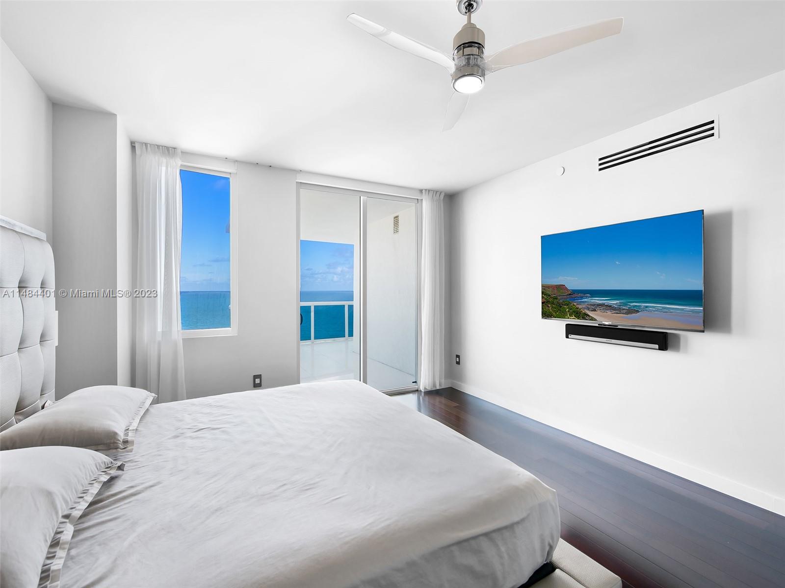 2711 HOLLYWOOD BEACH COND - Residential