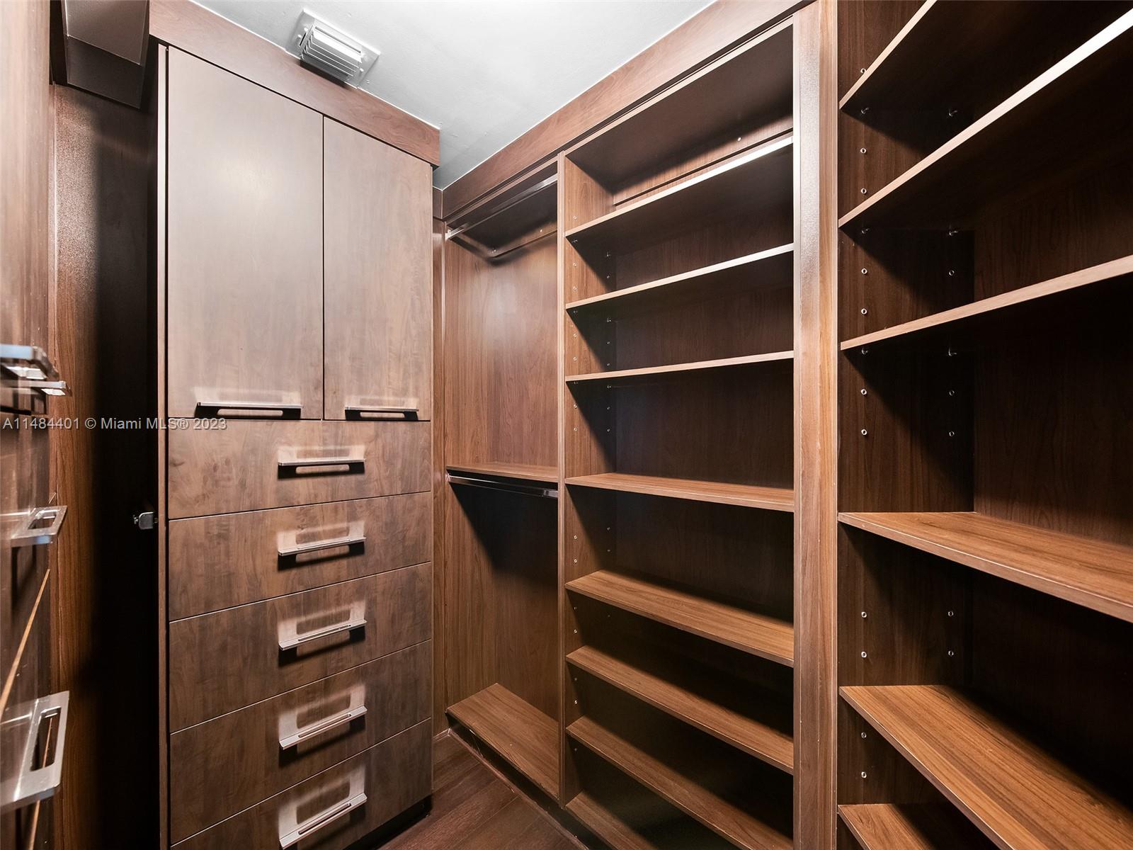 2711 HOLLYWOOD BEACH COND - Residential