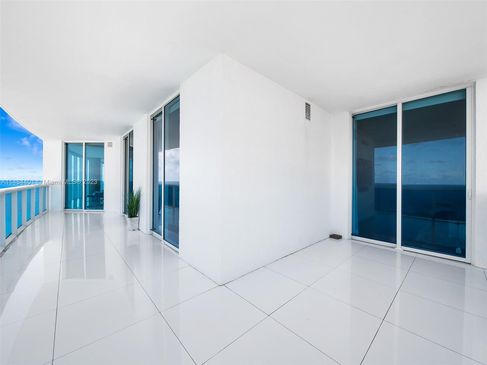 2711 HOLLYWOOD BEACH COND - Residential