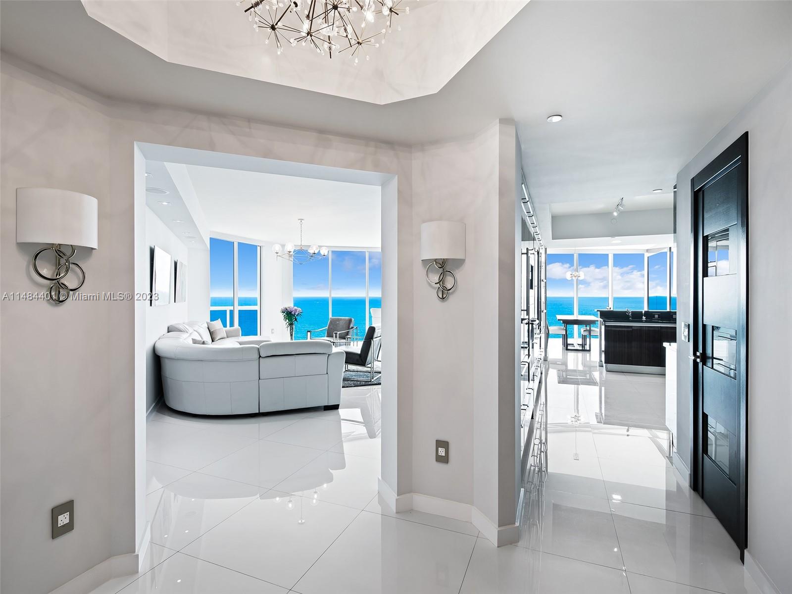 2711 HOLLYWOOD BEACH COND - Residential