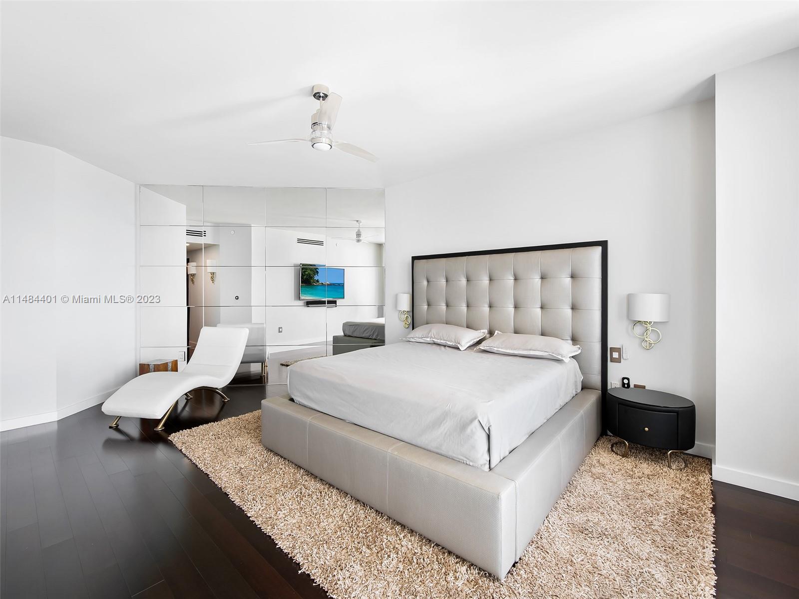 2711 HOLLYWOOD BEACH COND - Residential