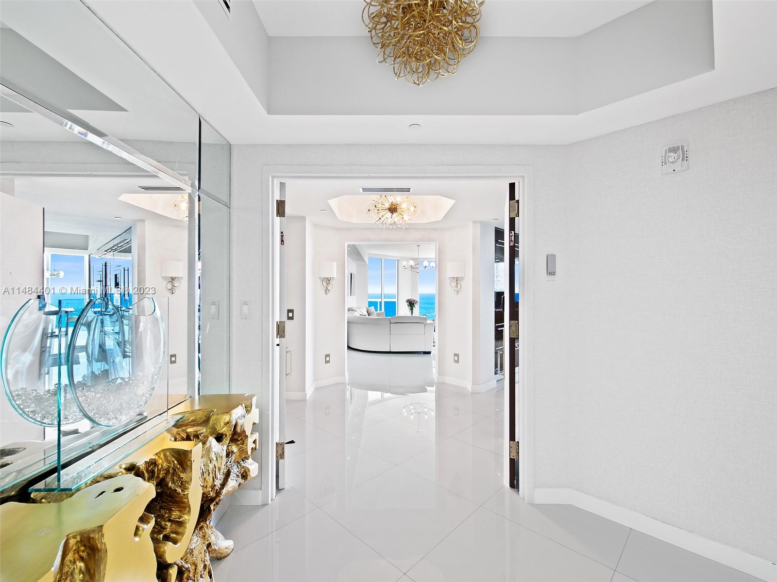 2711 HOLLYWOOD BEACH COND - Residential