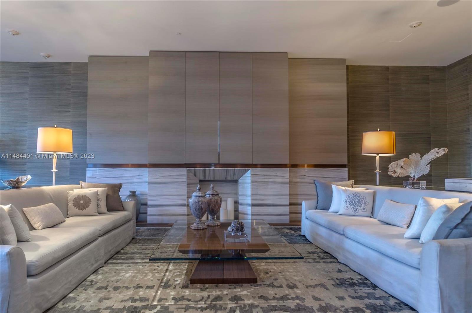 2711 HOLLYWOOD BEACH COND - Residential