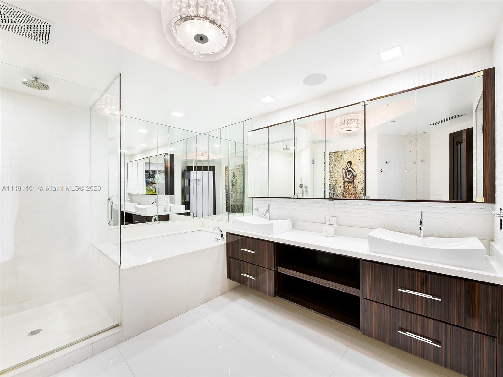 2711 HOLLYWOOD BEACH COND - Residential