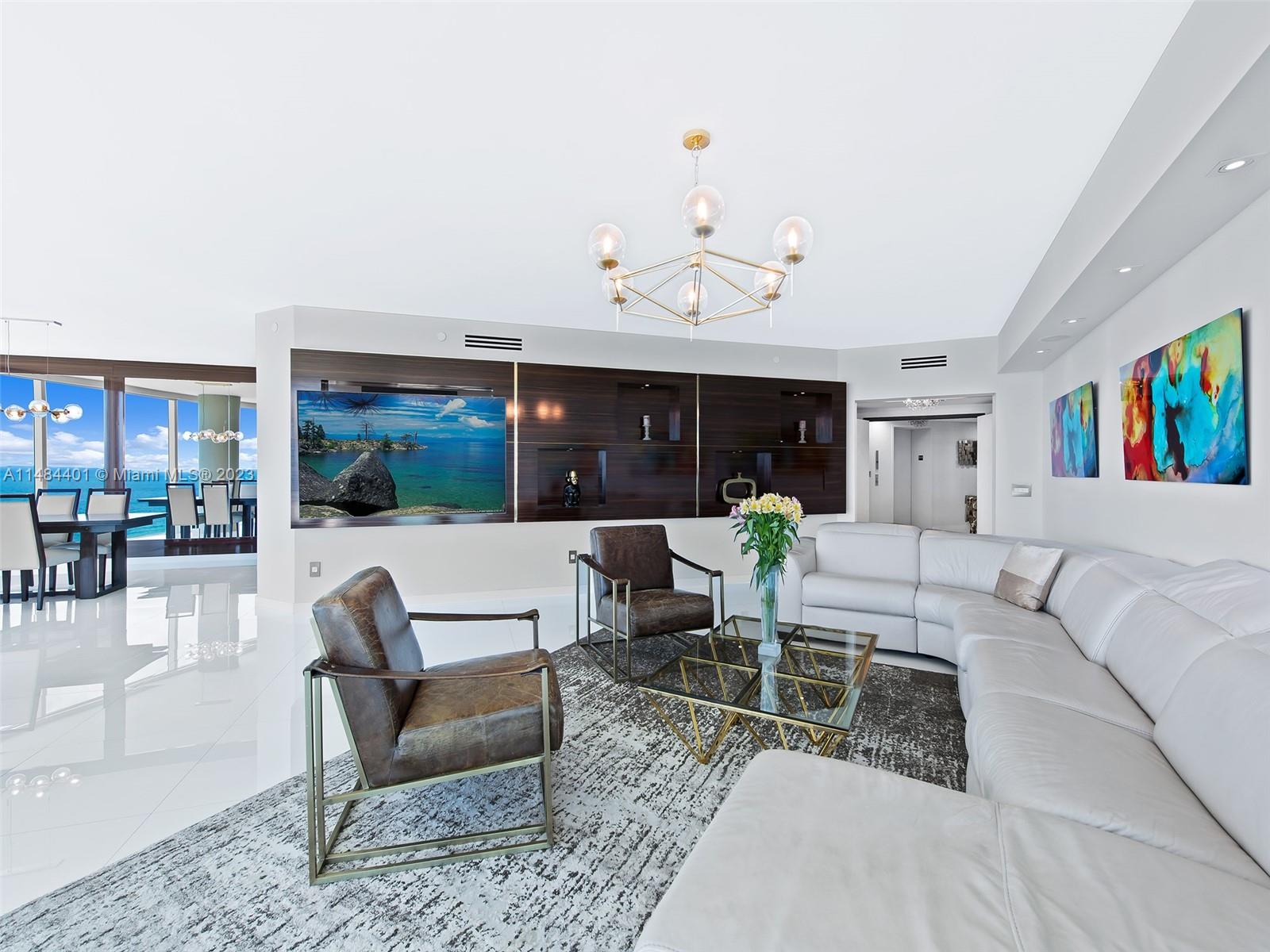 2711 HOLLYWOOD BEACH COND - Residential