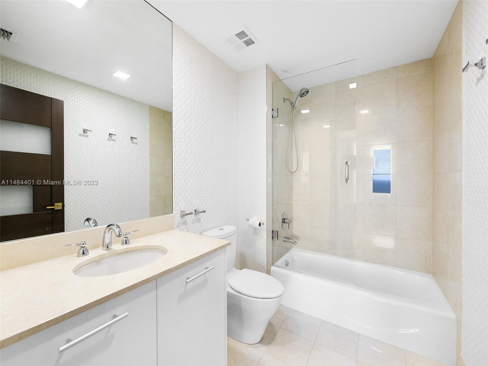 2711 HOLLYWOOD BEACH COND - Residential