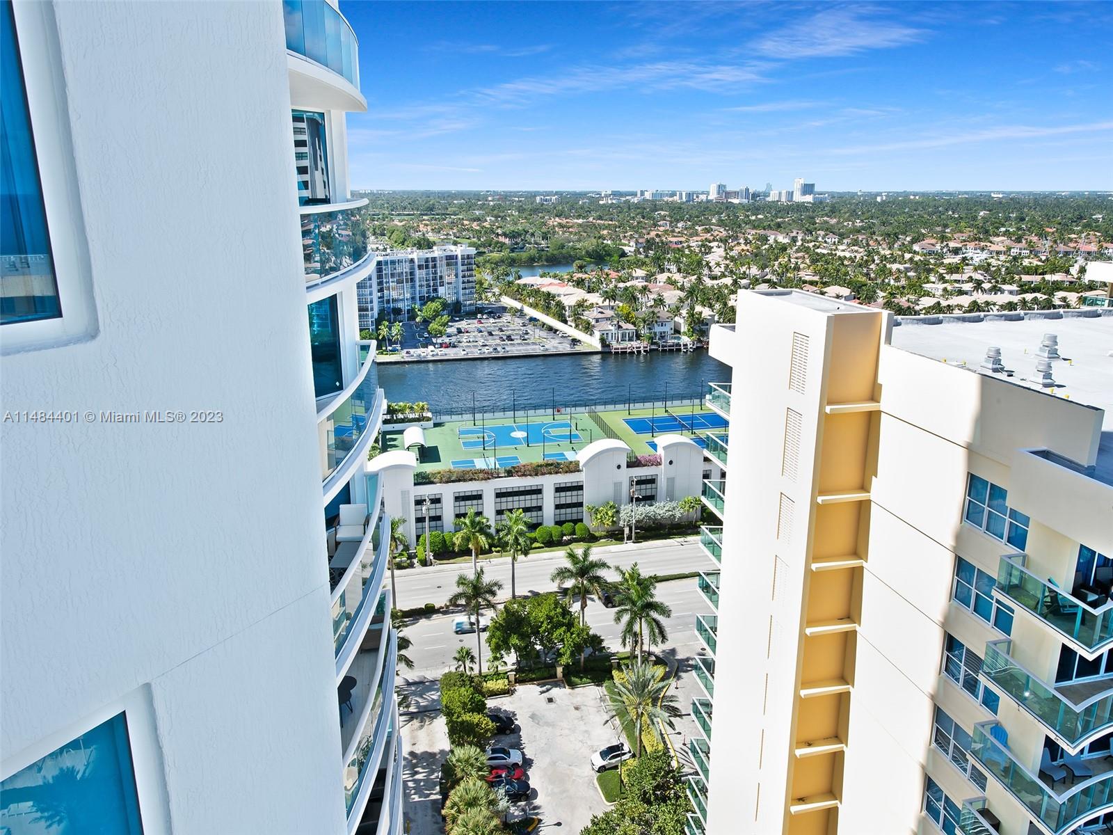 2711 HOLLYWOOD BEACH COND - Residential