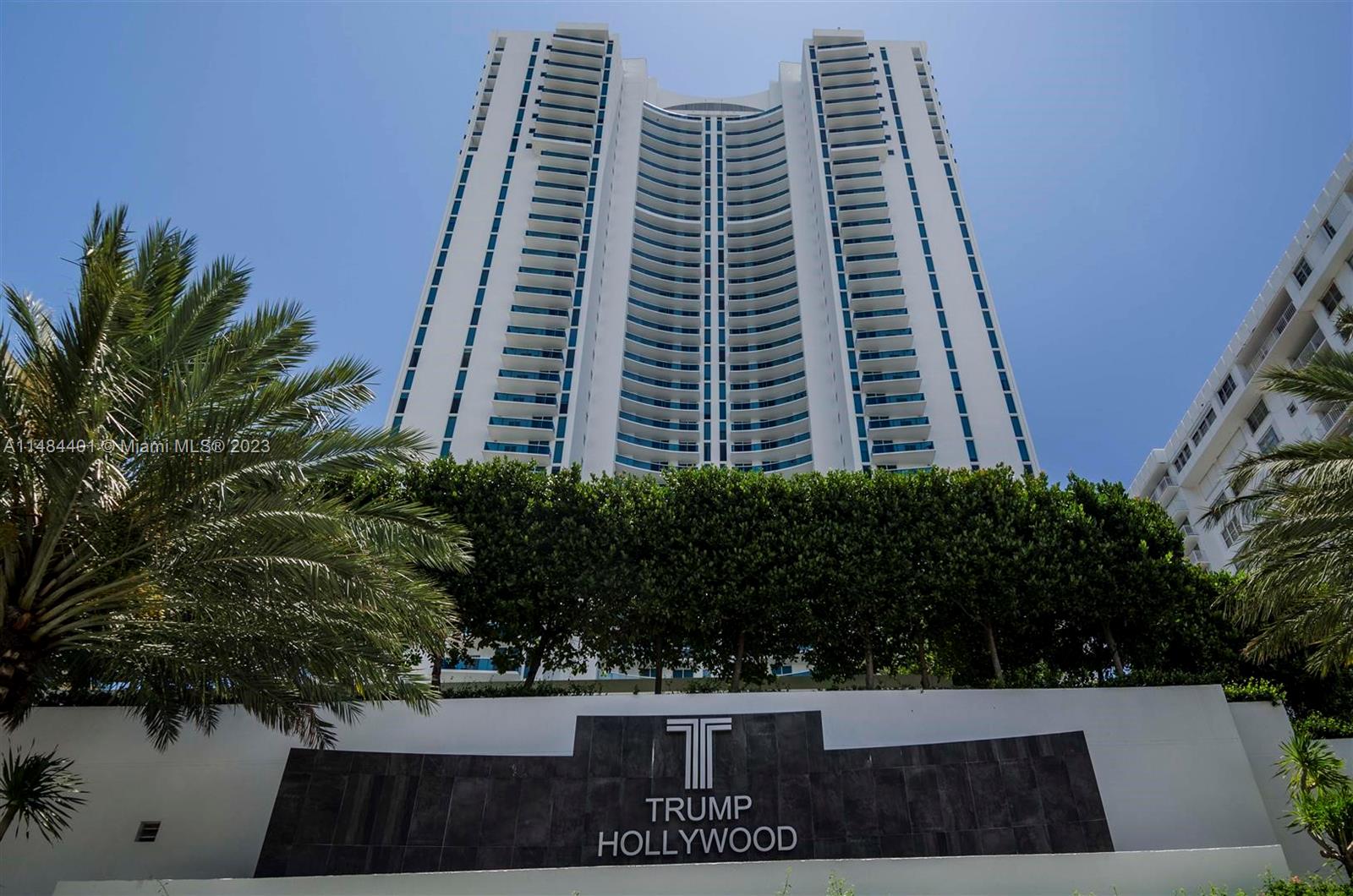 2711 HOLLYWOOD BEACH COND - Residential