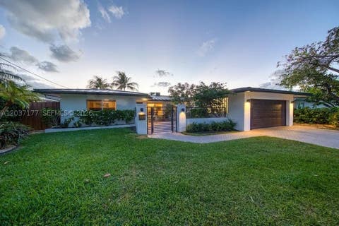 Photo of 2125 NE 17th Ter, Wilton Manors, FL 33305 (MLS # A12037177)