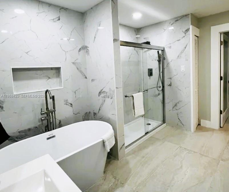 Lochloosa Lakefront - Residential