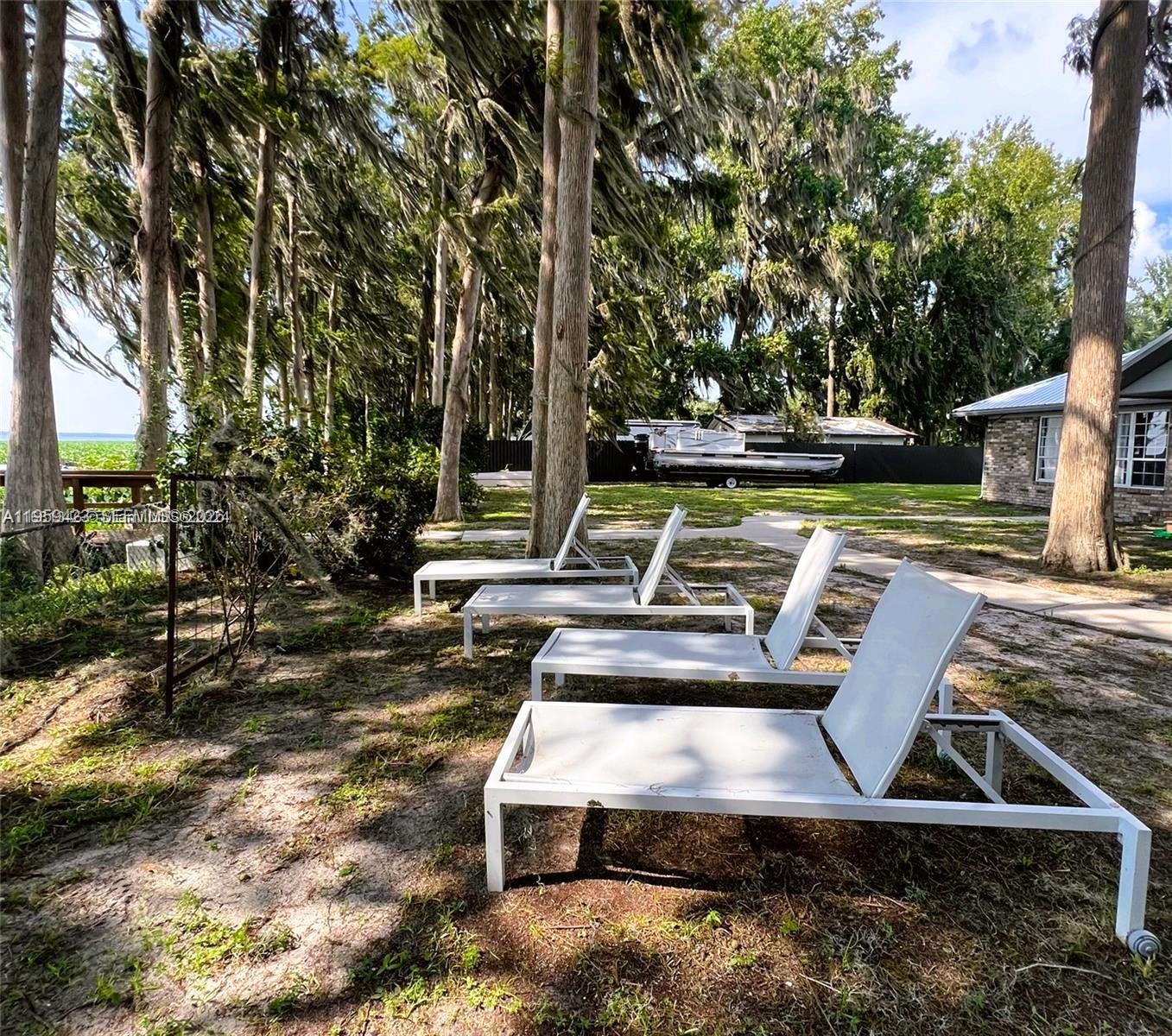 Lochloosa Lakefront - Residential