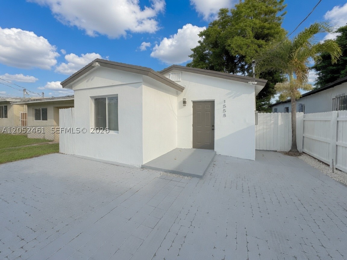 1558 NW 71st St