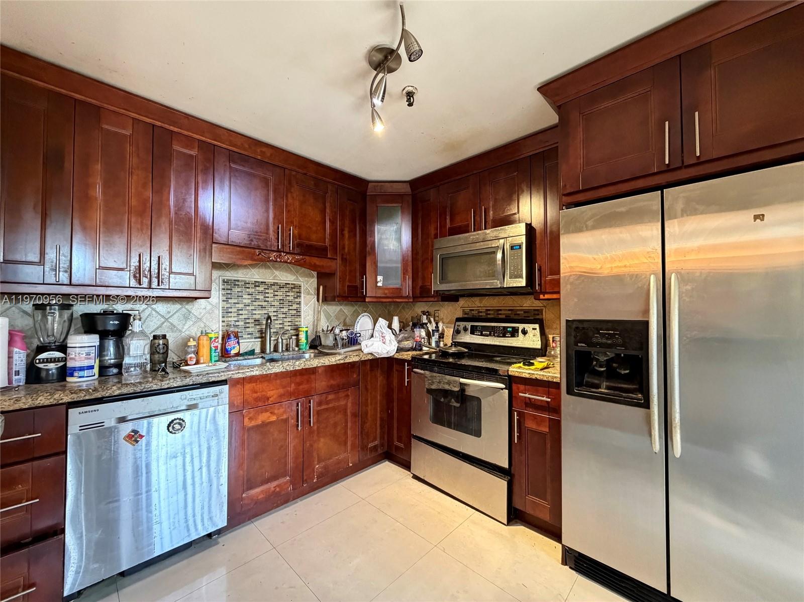 COCO WOOD CONDO - Residential