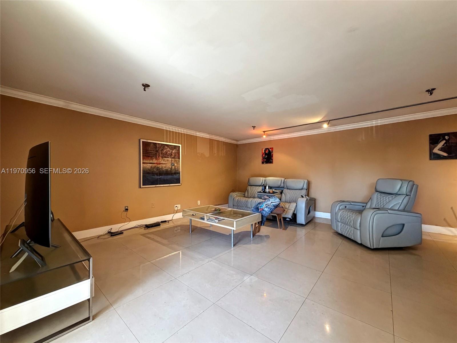 COCO WOOD CONDO - Residential