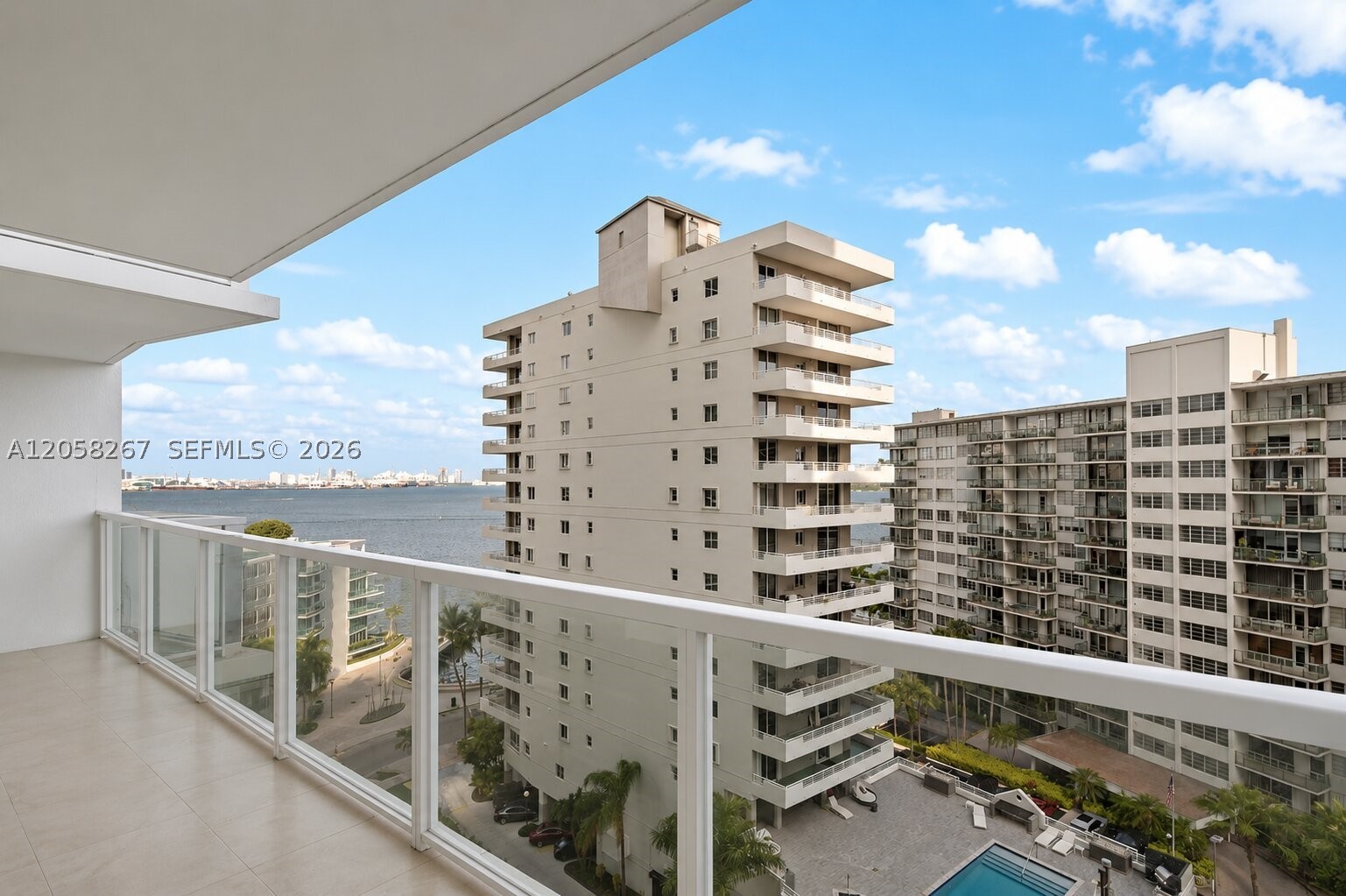 218 SE 14th St 1203
