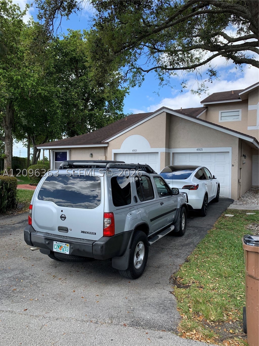 Photo of 4925 W Lakes Dr, Deerfield Beach, FL 33442 (MLS # A12096363)