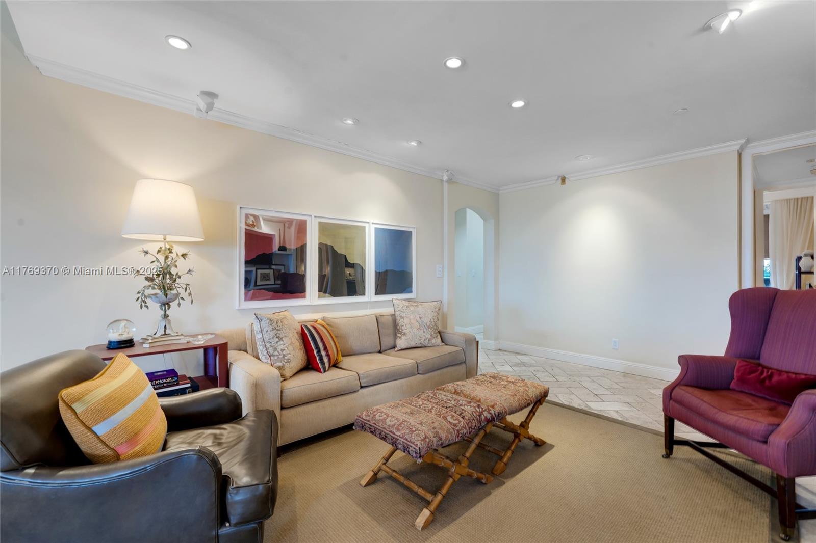 BELLA VISTA MID-RISE SOUT - Residential Lease