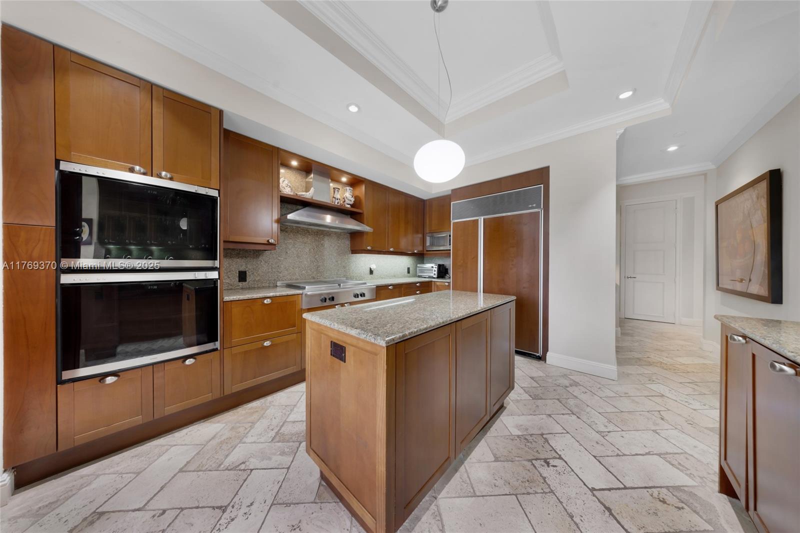 BELLA VISTA MID-RISE SOUT - Residential Lease