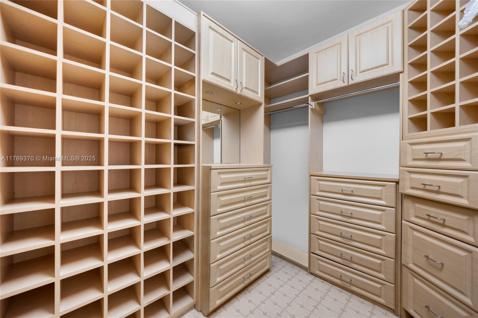 BELLA VISTA MID-RISE SOUT - Residential Lease