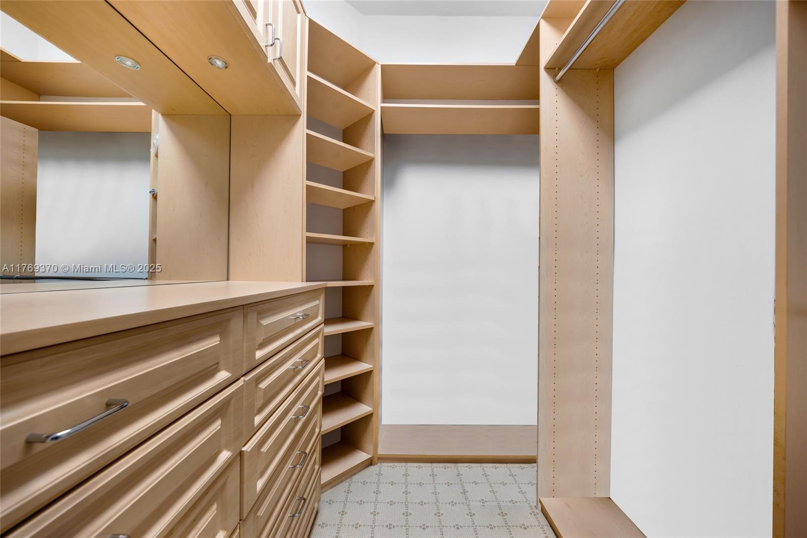 BELLA VISTA MID-RISE SOUT - Residential Lease