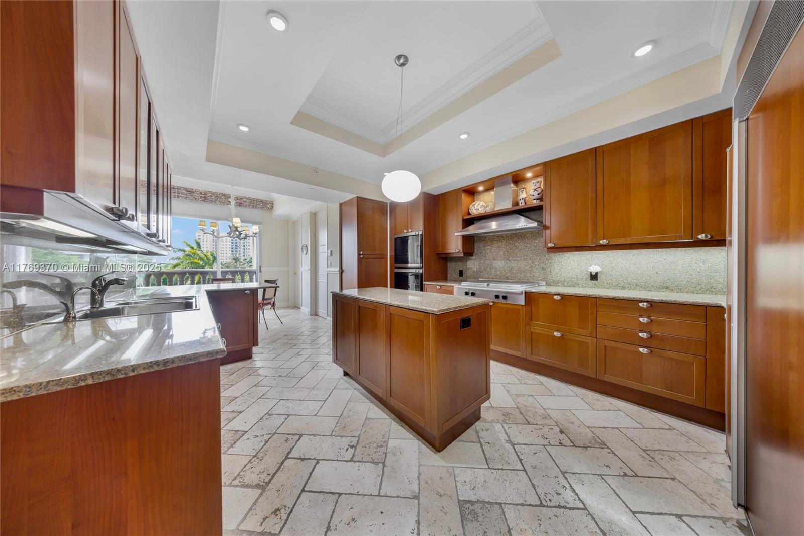 BELLA VISTA MID-RISE SOUT - Residential Lease