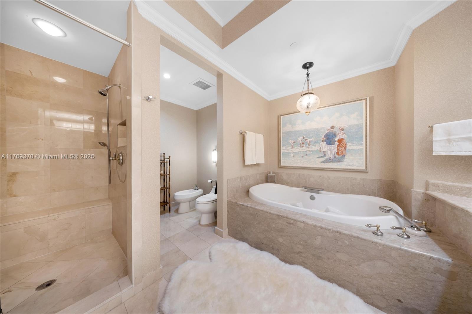 BELLA VISTA MID-RISE SOUT - Residential Lease