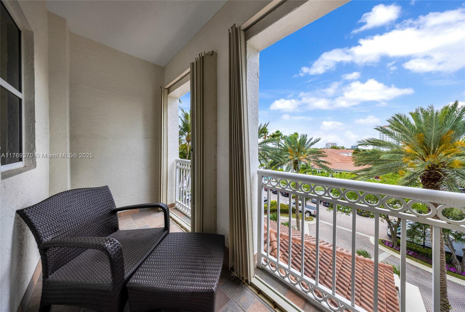 BELLA VISTA MID-RISE SOUT - Residential Lease