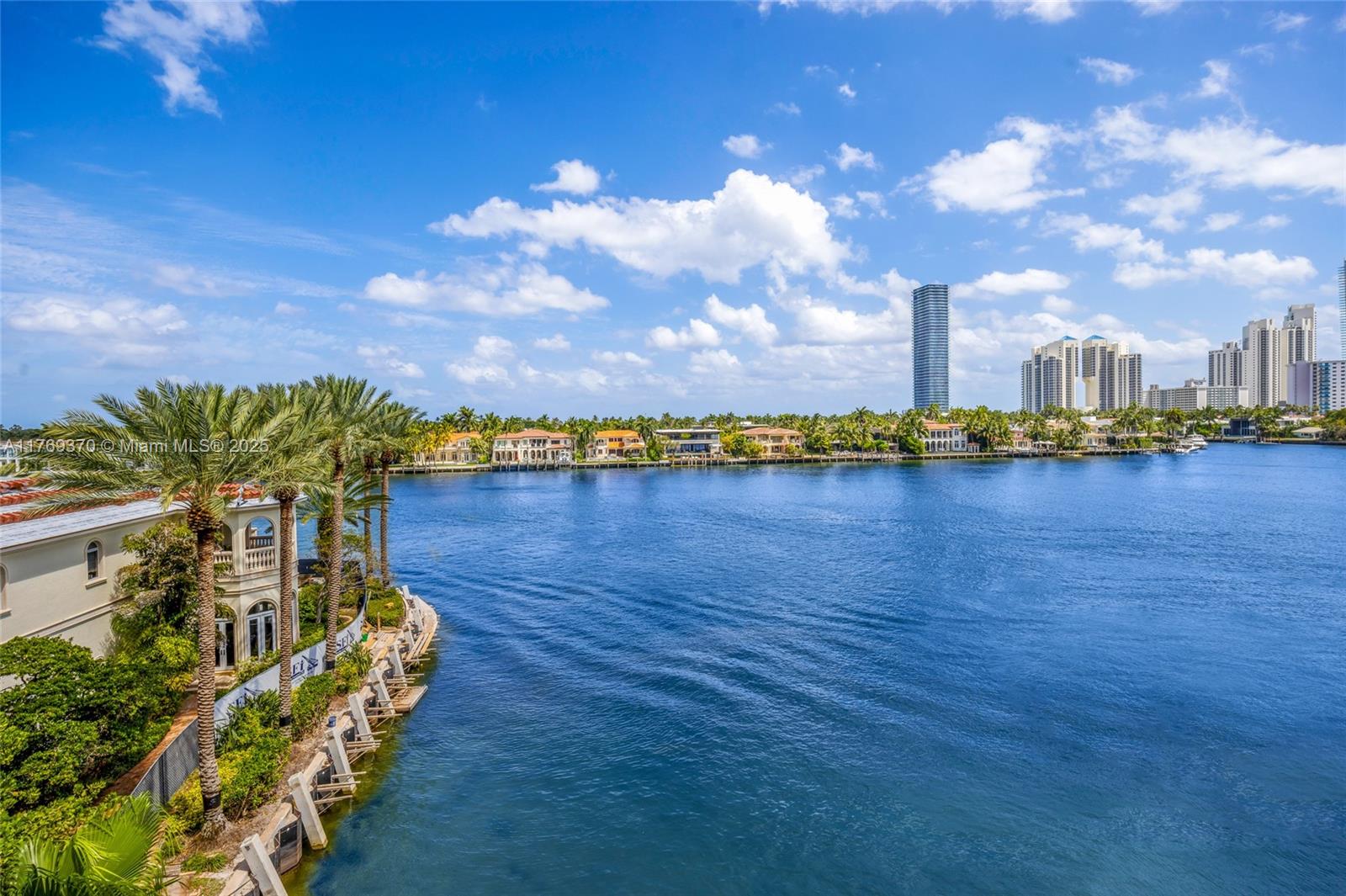 BELLA VISTA MID-RISE SOUT - Residential Lease